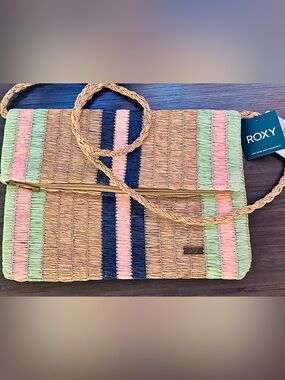 NWT - ROXY “Chips and Guacamole” (Medium) Woven Crossbody Bag.